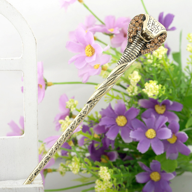 Vintage Hair Accessories for Traditional Costumes