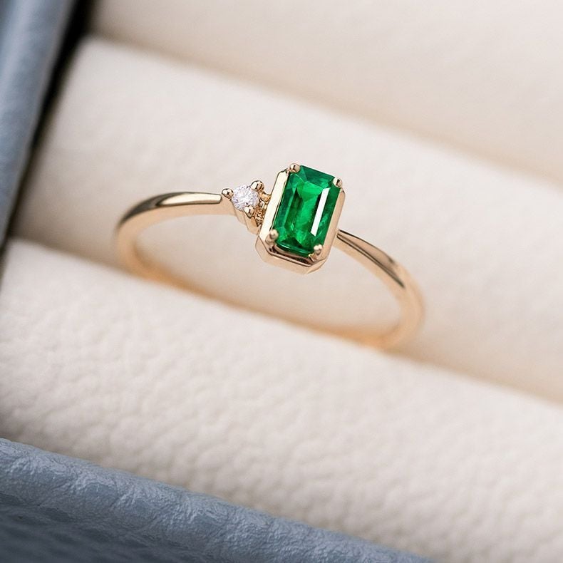 Emerald Diamond Ring for Women with Colored Stones