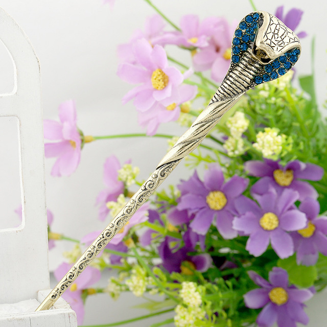 Vintage Hair Accessories for Traditional Costumes