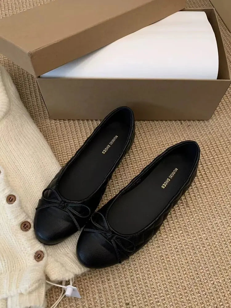 Women's Two-Tone Bowtie Flat Heel Loafers Slip-On Round Toe Dress Flats Comfortable Vintage Shoes for Office Daily Wear Party