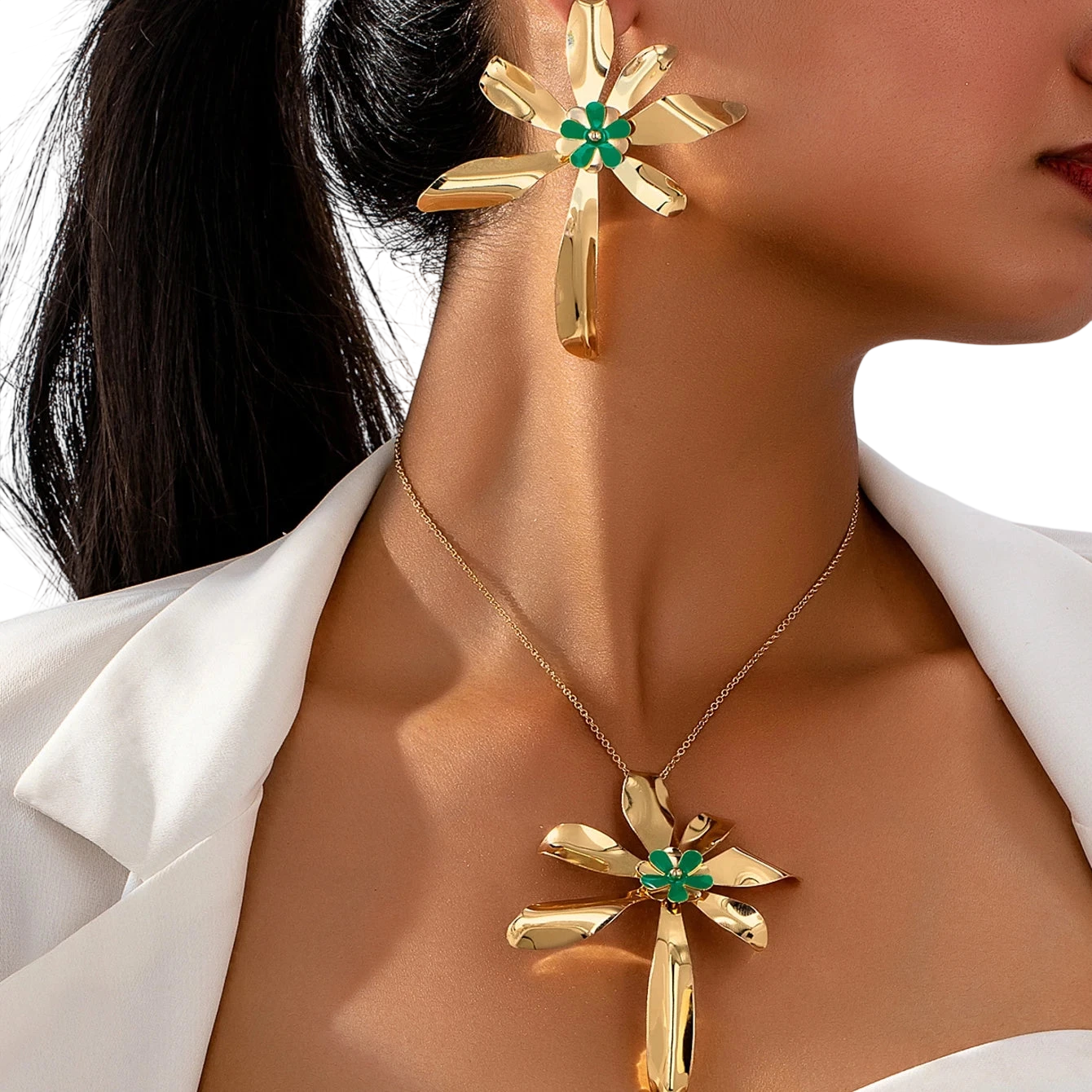Womens Jewelry Set Exaggerated Metal Flower Center With Green Enamel Craftsmanship Earrings And Necklace Set Suitable For Daily Wear And Vacation
