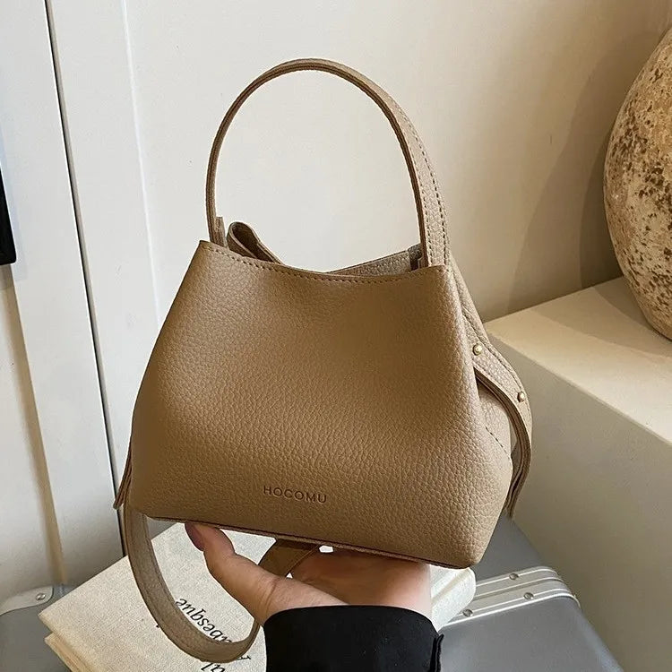 Handheld bucket bag, women's fashionable small handbag, outdoor commuting crossbody bag