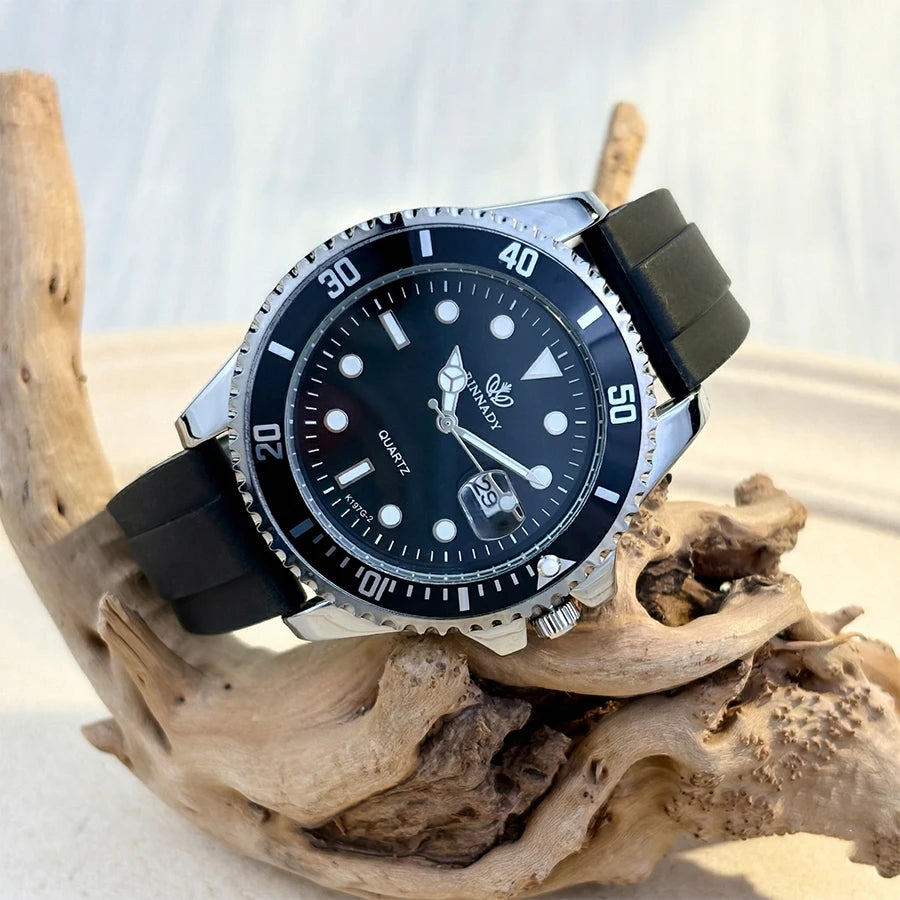 Men's Sporty Timepiece with Grand Appeal: Elevate Your Wrist Game