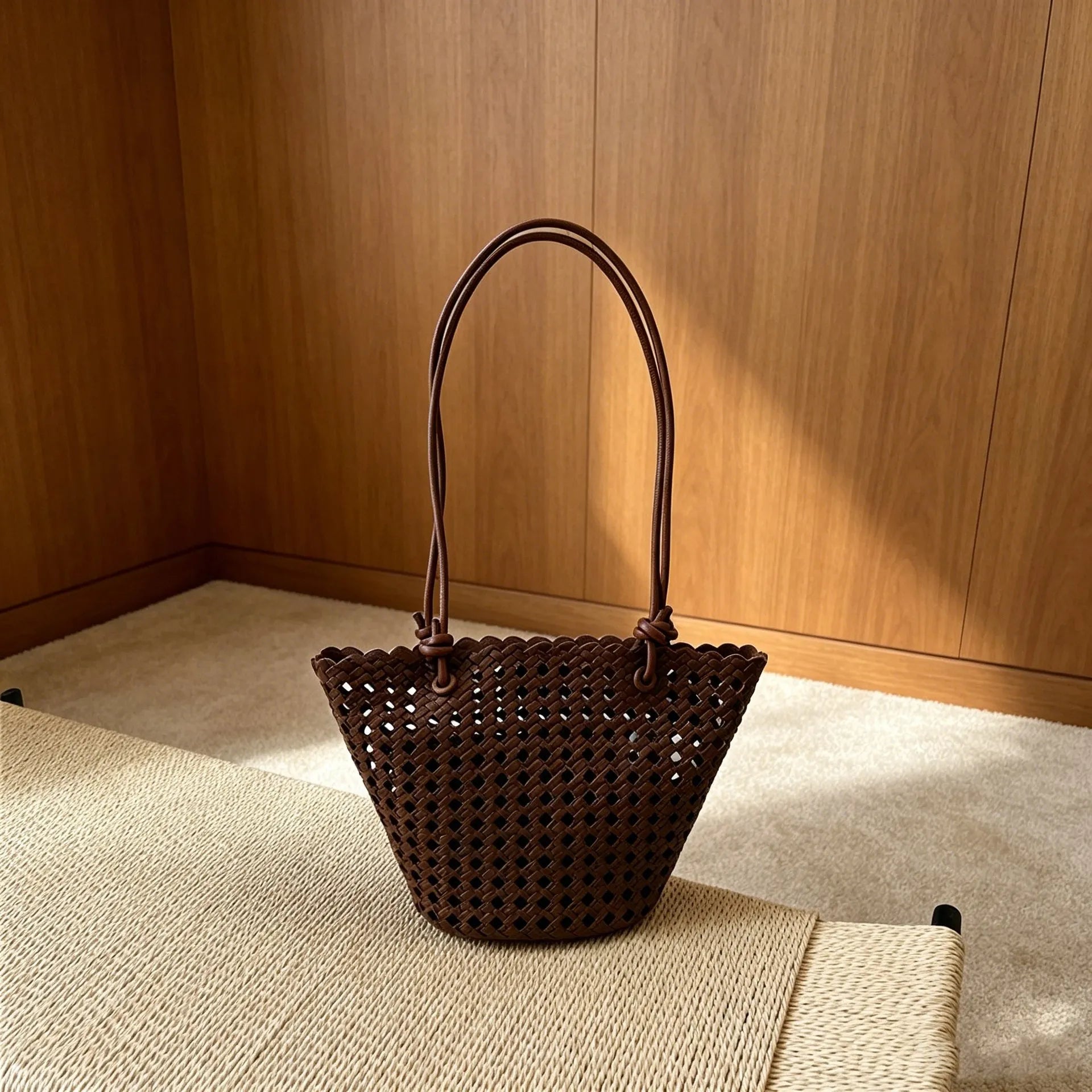 Women's handbag shoulder bag，2026New fashionable and trendy versatile niche hollow woven bag, vegetable basket bag, hand-held un