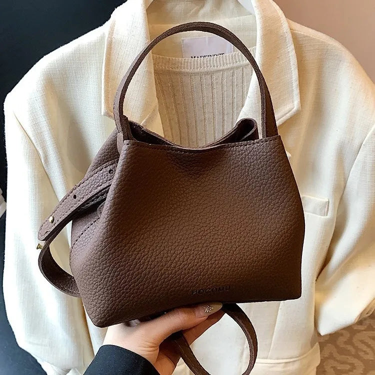 Handheld bucket bag, women's fashionable small handbag, outdoor commuting crossbody bag