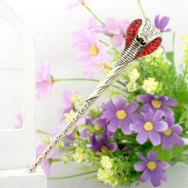 Vintage Hair Accessories for Traditional Costumes